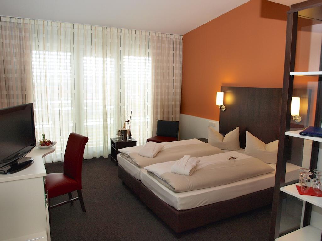 Best Western Plus Konrad Zuse Hotel Huenfeld Exterior photo